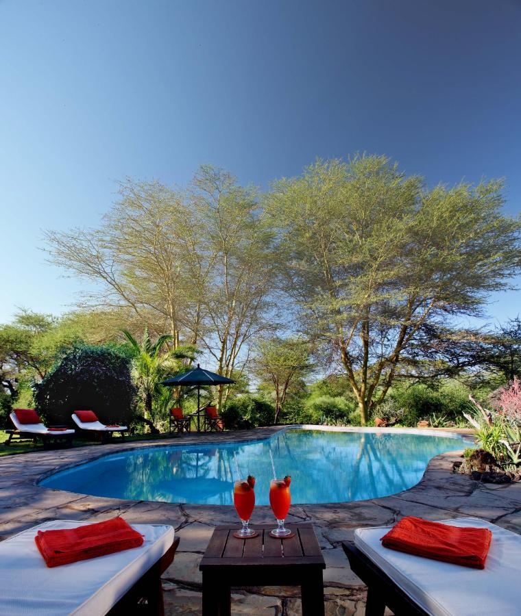 Luxury tent Elewana Tortilis Camp
