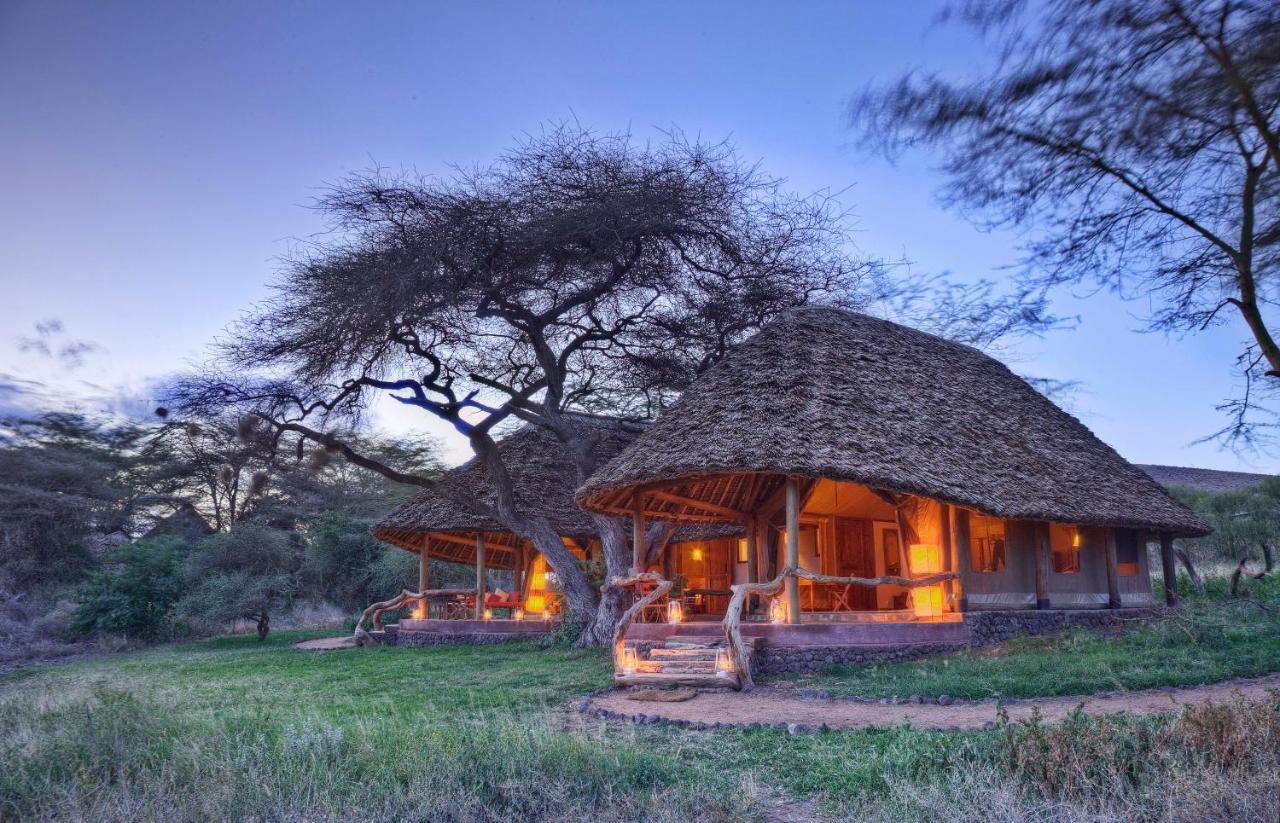 Luxury tent Elewana Tortilis Camp